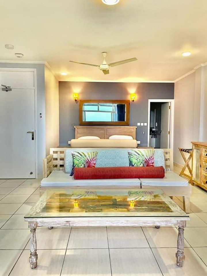 Beau Vallon Studios - Apartments Vacation Rentals Victoria Exterior photo